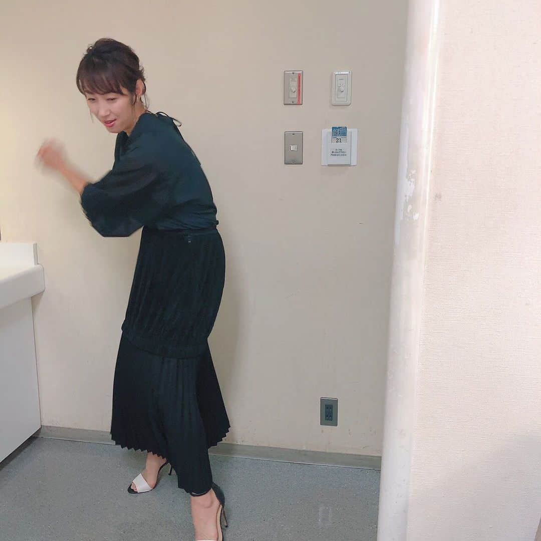 坂下千里子さんのインスタグラム写真 - (坂下千里子Instagram)「衣装 . tops... @elendeek  skirt... @elendeek  . 途中からゴルフ🏌️‍♀️入ります。 #写真撮影 #からの #ゴルフ素振り #ゴルフ女子」8月17日 18時09分 - chiriko_sakashita_official