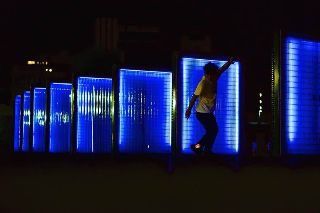 のインスタグラム：「Blue. ･ #footbag #taishiishida #freestyle #soccer #follow #worldchampion #performance #performer #instagramer #hackysack #blue #night #yokohama #japan #portrait」