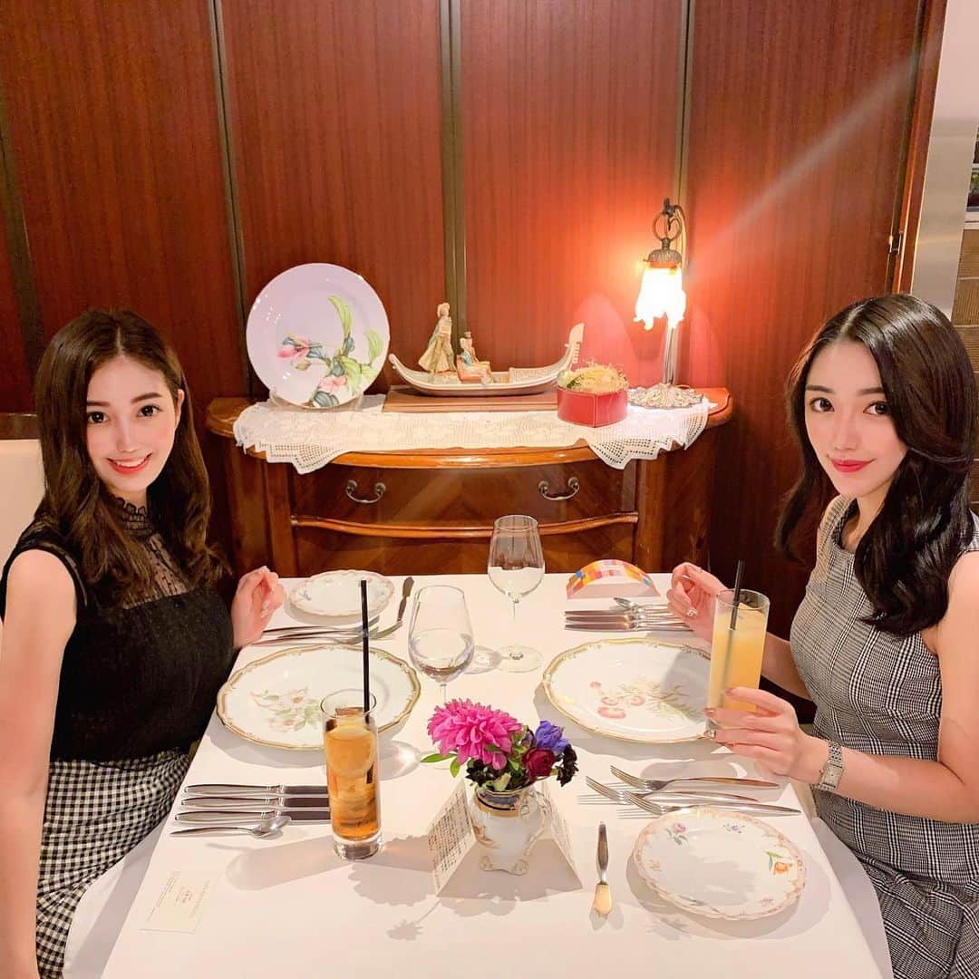 あべなつきさんのインスタグラム写真 - (あべなつきInstagram)「女子会フレンチ🥩🥗🍽🍽🍴﻿ ﻿ ﻿ 北品川にあるゴチグルメにも出ていた﻿ フレンチレストラン『カンサトゥール』に﻿ 行ってきました〜﻿ ﻿ ﻿ 可愛いくて素敵な空間で﻿ すごく幸せな時間でした🙈💗﻿ ﻿ 17日からマクアケという﻿ クラウドファンティングで﻿ フレンチのコースがお得に食べれるみたいなので﻿ チェックしてみてねん😳﻿  デートにも最高😳 ﻿ ﻿ ﻿ ﻿ ﻿#PR #女子会　﻿ #フレンチ　#東京フレンチ　#品川グルメ　#美食家　#フレンチレストラン　#レストラン　#東京レストラン　#東京グルメ　#おしゃれレストラン #女子会ディナー #女子会レストラン #女子会プラン  #デートスポット #東京デート」8月17日 18時26分 - i.am_natsuki_