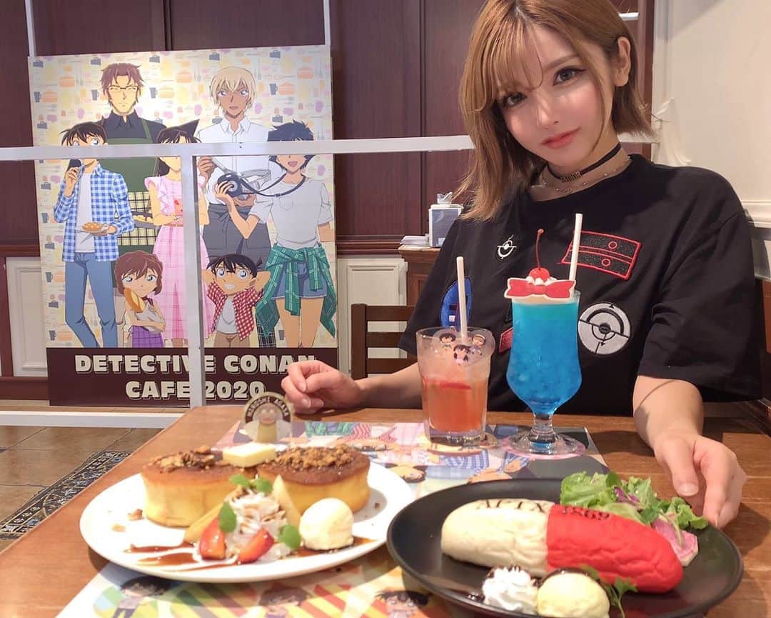 のインスタグラム：「コナンカフェ行ってきた🤓 圧倒的に灰原哀ちゃん推し☝️💕 ・ #名探偵コナン #コナンカフェ #アポトキシン4869 #コナン #コナン好きな人と繋がりたい #灰原哀 #安室透 #赤井秀一 #外ハネにしてみたヨ」