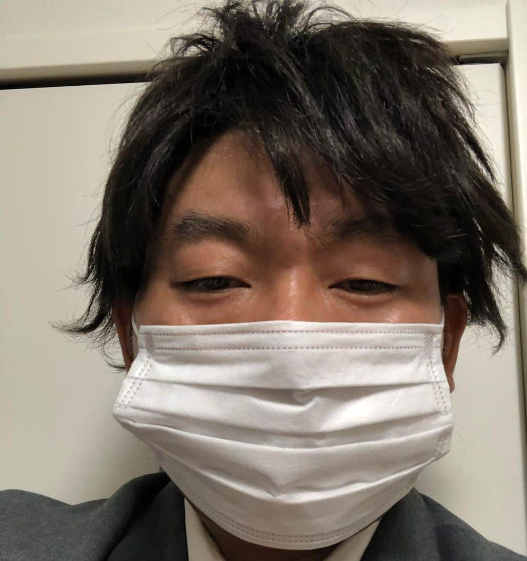 山本高広さんのインスタグラム写真 - (山本高広Instagram)「ドラマ「半沢直樹」黒崎駿一役の片岡愛之助さんの顔マネをしてたら元政治家の宮崎謙介さんになった#🤣🤣🤣 #半沢直樹 #黒崎駿一 #片岡愛之助 さん #写真 #撮り方 #愛之助さんのブログより #宮崎謙介 さん」8月17日 18時41分 - _yamamoto_takahiro_