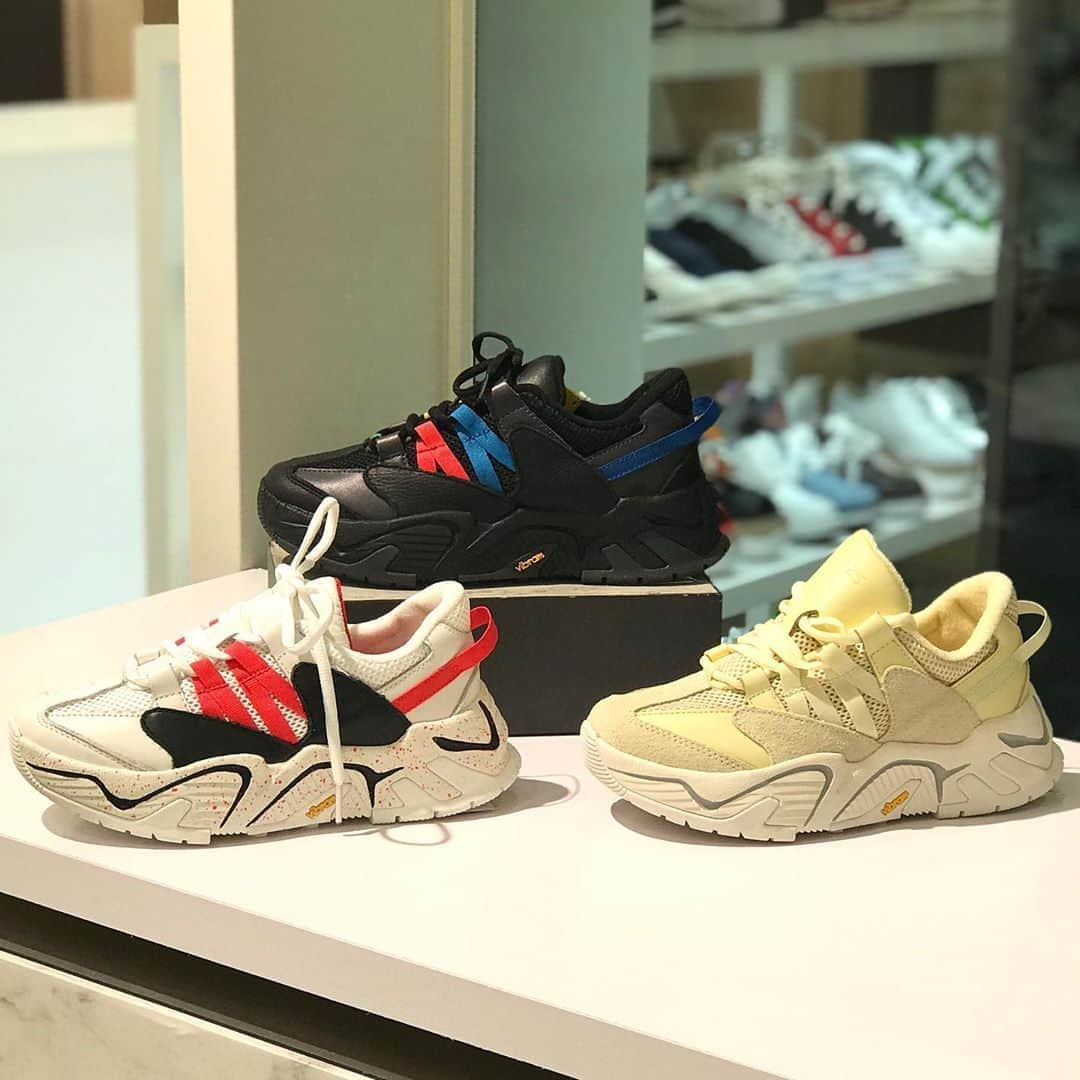 HANKYU.MODEさんのインスタグラム写真 - (HANKYU.MODEInstagram)「SNEAKER EDIT AW2020 NEW BRAND COLLECTION At 4F SNEAKER EDIT #Hankyu #HANKYUMODE #umedahankyu #阪急うめだ本店 #うめだ阪急 #阪急百貨店 #osaka #umeda #mode #SNEAKEREDIT #スニーカーエディット #ROMBAUT #ロンバート #CLEARWEATHER #クリアウェザー #both #ボース」8月17日 18時48分 - hankyumode