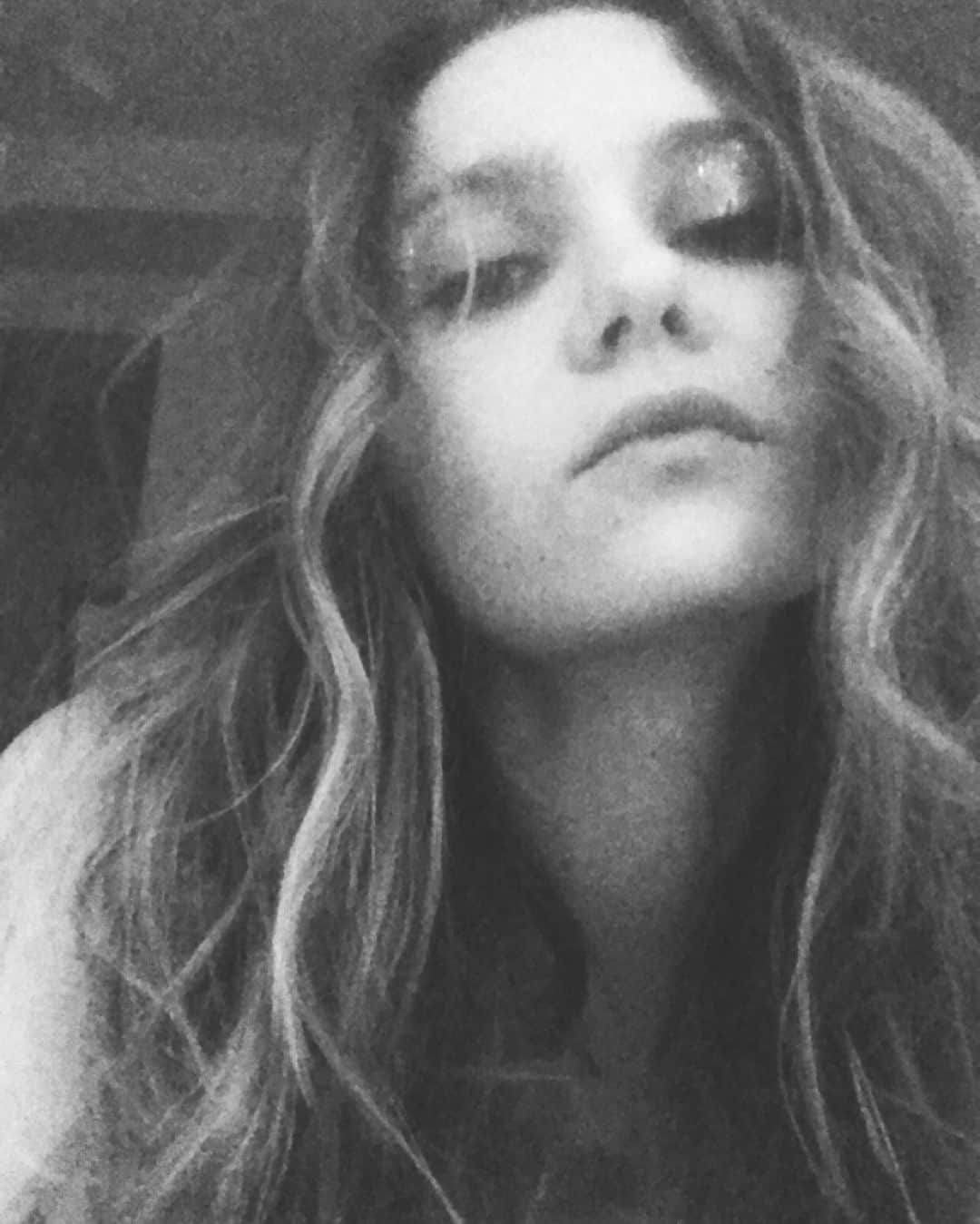 キーリー・マーシャルのインスタグラム：「Feeling inspired by @findingxfletcher new music video and pics but also am feeling this 70s vibe ✨」