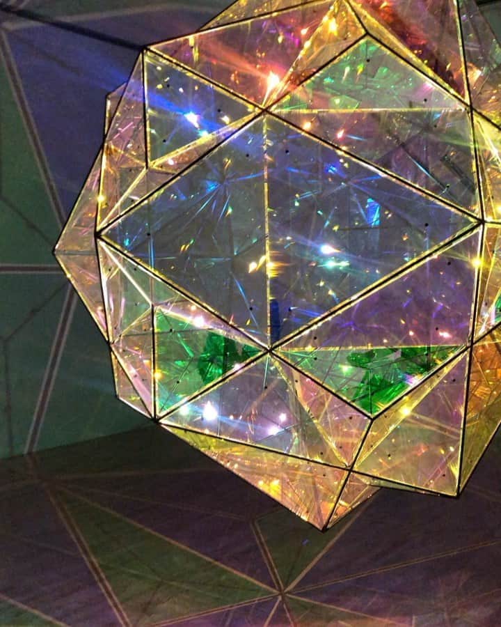 DJ YURiAのインスタグラム：「🌈🌈🌈﻿ ﻿ ﻿ ﻿ 素晴らしかった🥺✨﻿ @studioolafureliasson  ﻿ ﻿ ﻿ #olafureliasson  #art #東京都現代美術館　 #子連れok #ベビーカーok #ありがたい」