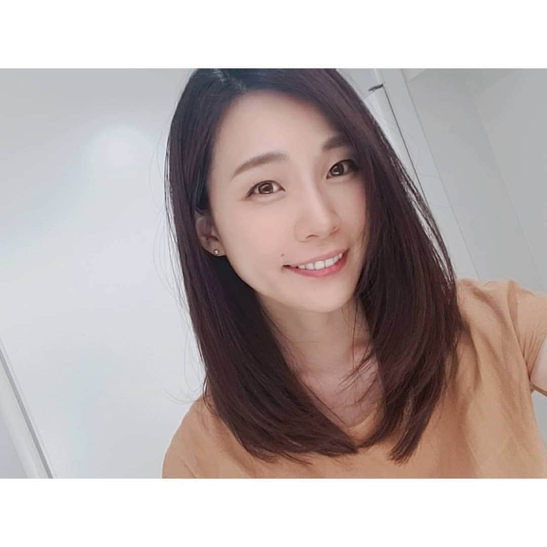 本田珠規のインスタグラム：「ナチュラル風だけど、 ポイントはしっかりメイク♥️ でした！ . 最近は、ほぼ地毛の黒髪グラデーションです♪ . #ナチュラルメイク#shopchannel#撮影 #黒髪」