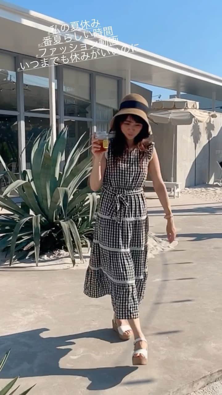 のインスタグラム：「#私の夏休み #1番夏らしい時間 #ファッション動画 #いつまでも休みがいい   お盆明けも頑張りましょー💠  #トッコクローゼットワンピース  #夏ワンピース #カジュアルワンピ」