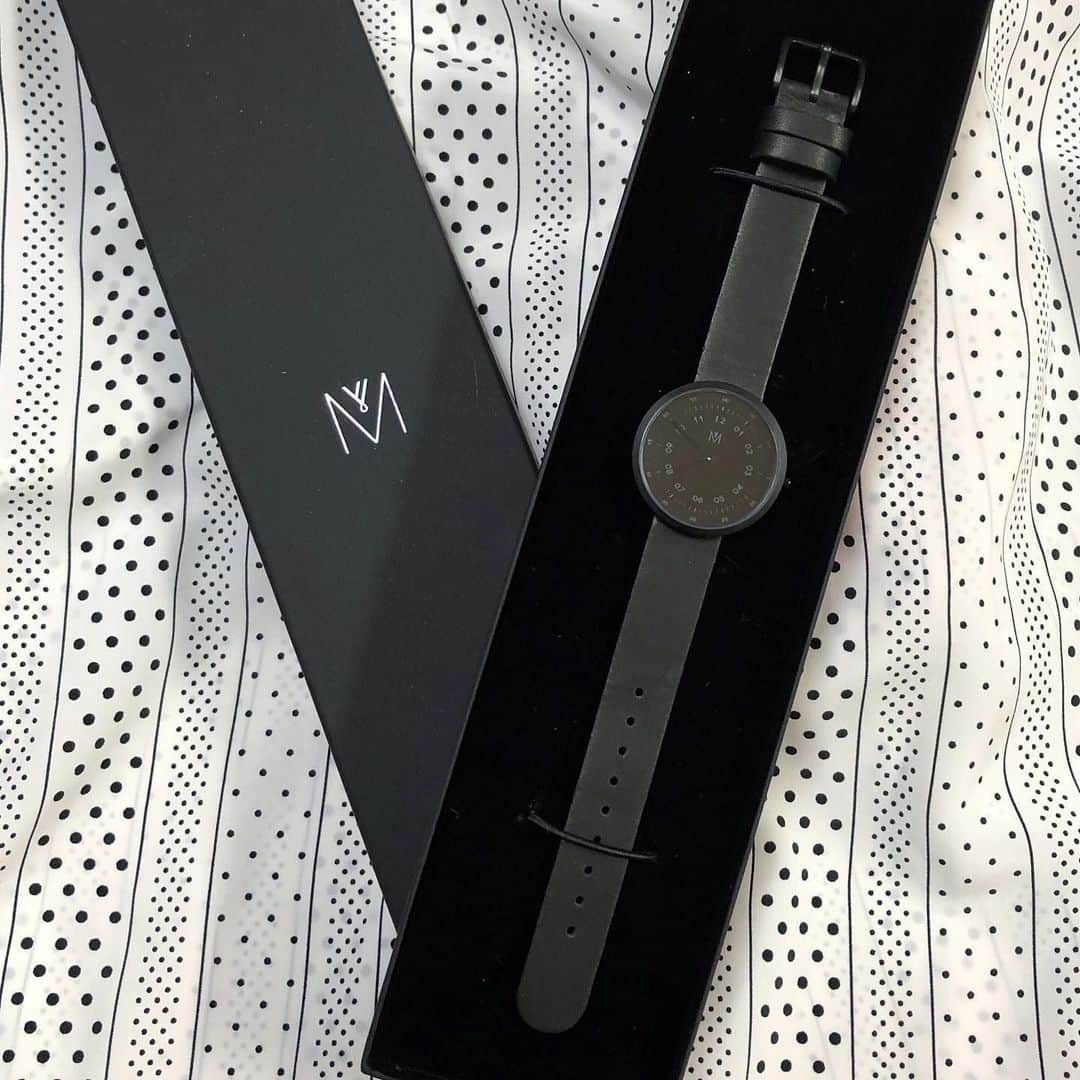 Sagiri Kitayamaさんのインスタグラム写真 - (Sagiri KitayamaInstagram)「シンプルだけど個性的でオシャレな @mavenjapan の腕時計⌚✨コンセプトは｢都会と自然｣ 写真の｢SHADOW BLACK｣(34mm)は、文字盤もベルトも真っ黒で凄くスタイリッシュで合わせやすいです😸✨ 他にも素敵なデザインが沢山あるので、チェックしてみて下さいね ⇒ @mavenwatches  🌟クーポンコード【 rerergzd 】ご使用で10%offになります！！ (2021年7月29日まで有効)  #mavenwatches  #マベン  #マベンウォッチズ #時計 #腕時計 #手元倶楽部 #甘えん坊にゃんこ祭  #にゃんぐるみ祭  #ノルウェージャンフォレストキャット #ノルウェージャン #norwegianforestcat  #norwegian #ラグドール #ragdoll #ねこ #猫 #cat #cats #catstagram #catinstagram #catlover #catsofinstagram #instacat」8月17日 20時16分 - rererurerurela