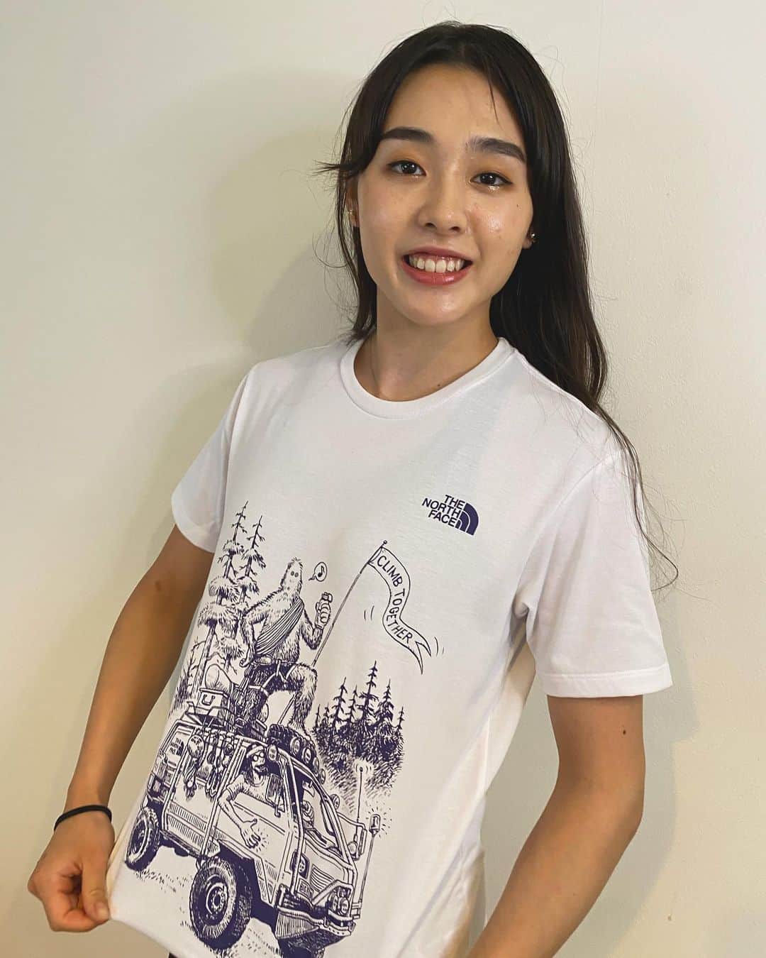 のインスタグラム：「クライミングジム応援チャリティーキャンペーン #TNF_CLIMBTOGETHER 第2回がスタートしました💓  新型コロナウイルス感染症拡⼤の影響によって苦境を強いられているクライミングジムを応援するためのチャリティーキャンペーンです！ このキャンペーンのためにデザインされたTシャツを販売し、その売り上げから経費を差し引いた全額をTHE NORTH FACEと関わりの深いクライミングジム(THE NORTH FACE CUP 2020 会場)に寄贈することを目的とするものです。  ※第2回キャンペーン期間は2020年8月14日からスタートし、 予定枚数に達し次第終了となります！  #ザノースフェイス﻿ #climbing﻿ #クライミング﻿ #チャリティーキャンペーン #neverstopexploring #thenorthface」