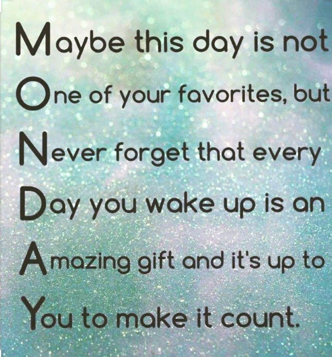 レイ・アレンのインスタグラム：「All you have to do is decide that today is gonna be your day. It is within all of our powers to decide how we feel about ourselves when we first wake up. The choice is yours! You can get with this or you can get with that. 😉 #slaymonday #blacksheep」