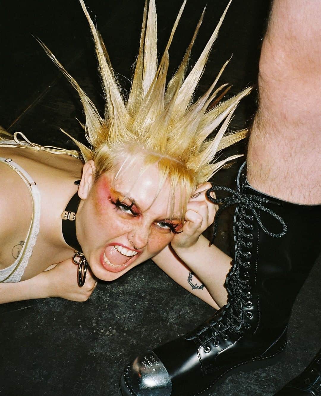 アンダーグラウンドのインスタグラム：「Roar in to the new week with Storm . Storm wears a leather choker from our leather goods selection and Joe wears the Original Steel Cap Gripper Boot- this is a 20 eyelet leather boot with an external steel cap. Algender and available from our online store.⁠ ⁠ ⁠ #UndergroundEngland #UndergroundShoes #Underground #SteelToe #SteelToeBoots #SteelCaps #SteelCapBoots #LaceUpBoots #algender #Comabtboots #militaryboots #grungeboots #Steelcapboots #steelcaps #combatboots #grungeboots #militaryboots #leatherboots」
