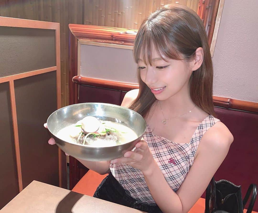 星島沙也加さんのインスタグラム写真 - (星島沙也加Instagram)「冷麺を目の前にして幸せな顔してる私☺️🍜」8月17日 21時21分 - sayaka_hoshijima