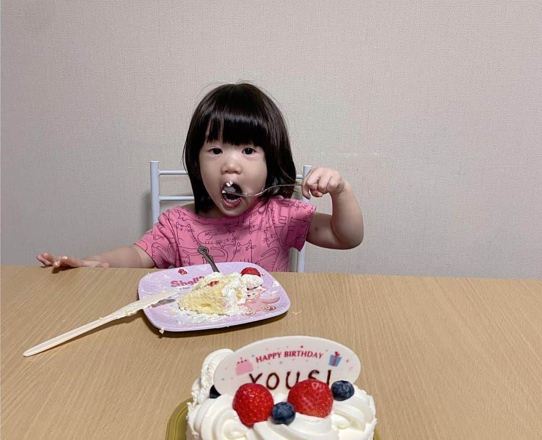 陳冠宇さんのインスタグラム写真 - (陳冠宇Instagram)「我的小公主2歲生日快樂🎂 雖然平淡但已經感到滿足和幸福🥰 #のぞみ小日記 #お誕生日」8月17日 21時19分 - kuanyu1029