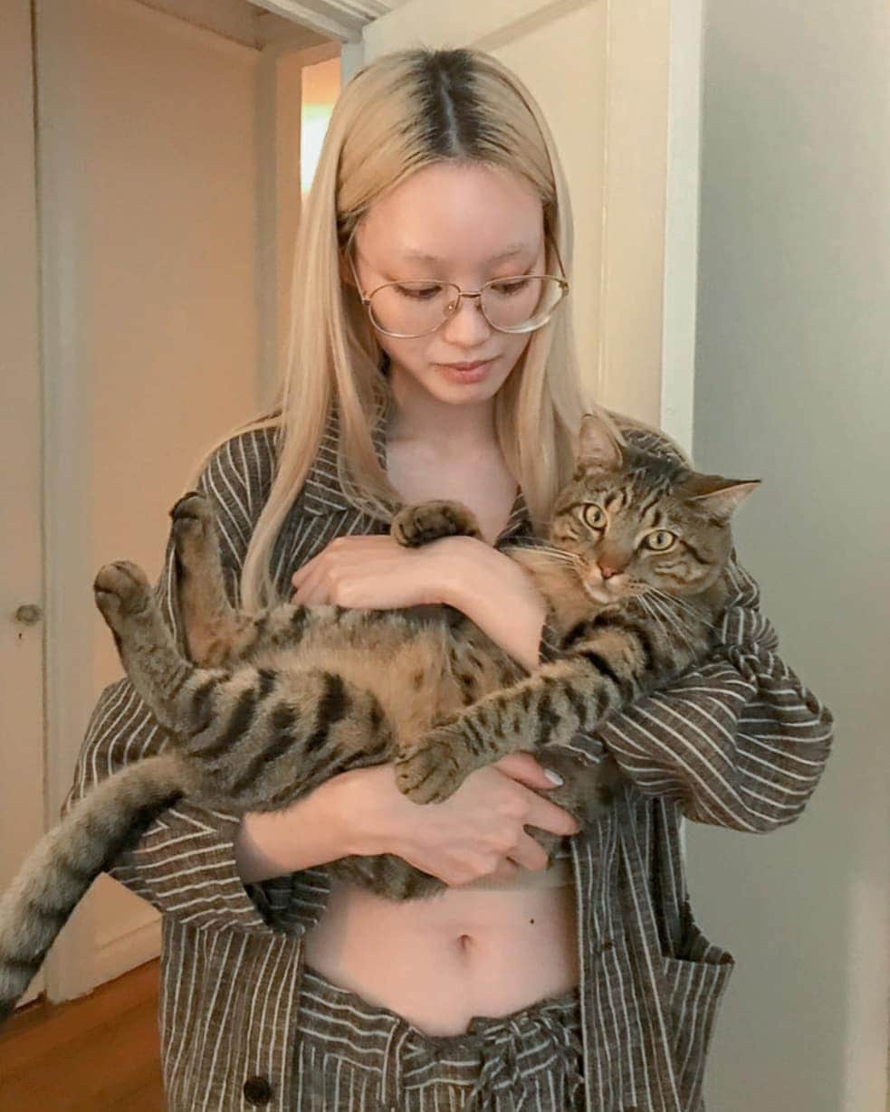 フェルナンダ・リーのインスタグラム：「My new friend 🥺」