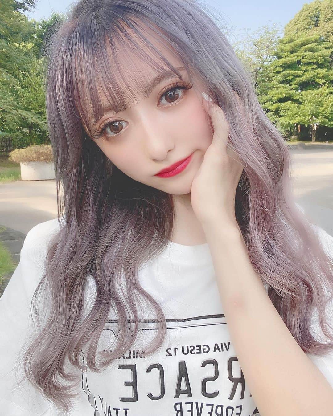 ひなたろす（佐原ひなた）さんのインスタグラム写真 - (ひなたろす（佐原ひなた）Instagram)「パープルグレージュカラー👾😈﻿ ﻿ ﻿  紫どうですか💜﻿ ﻿ ﻿ ﻿ マツエクのデザインが﻿ 目頭からcc10→11→12→14→c14﻿ 太さ0.15 で、鬼盛れます☆﻿ ﻿  お店やら全て🏷タグ付けしま ...