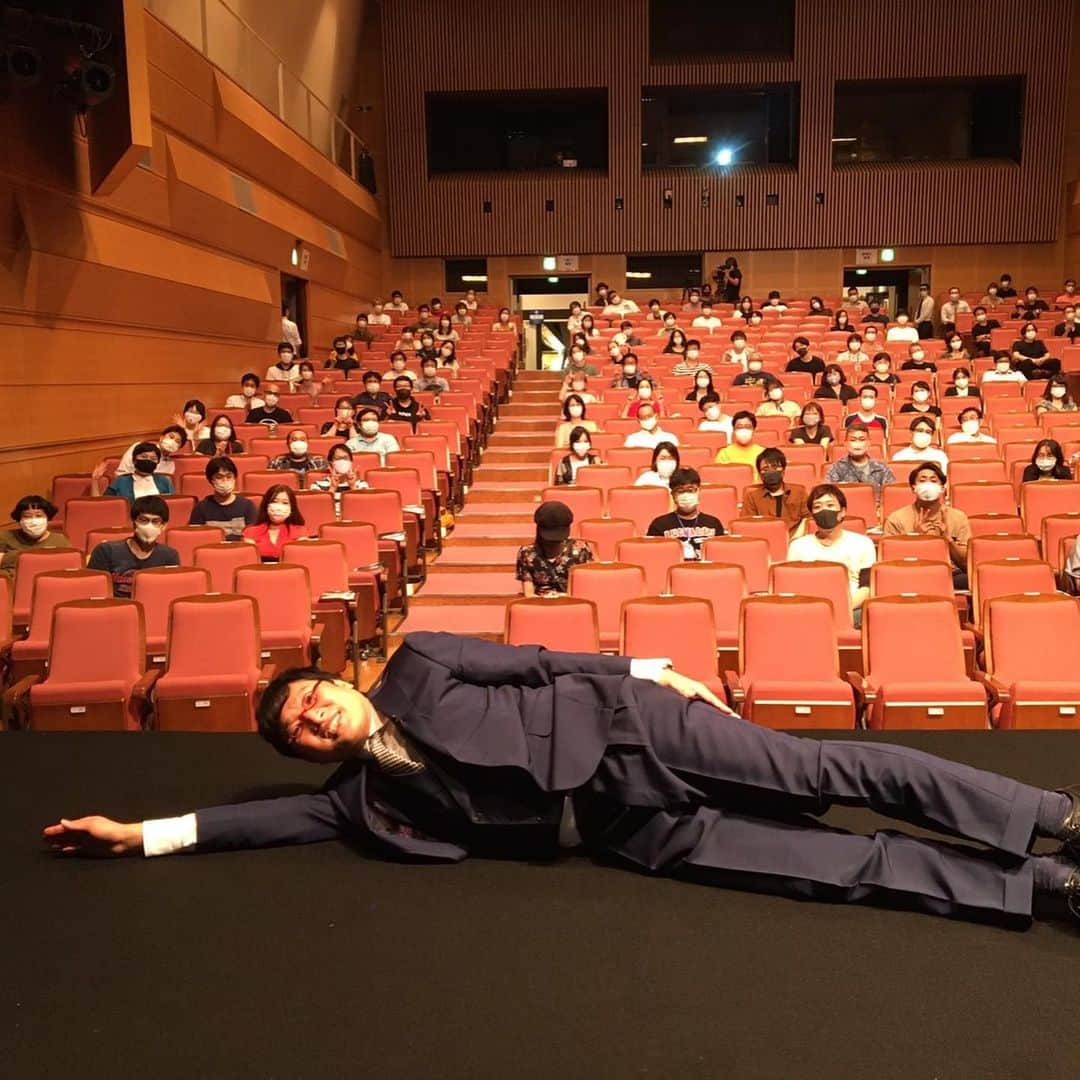 山里亮太のインスタグラム：「140始まりました！ 皆様のおかげで始められました！ ありがとうございました！ #山里亮太の140」