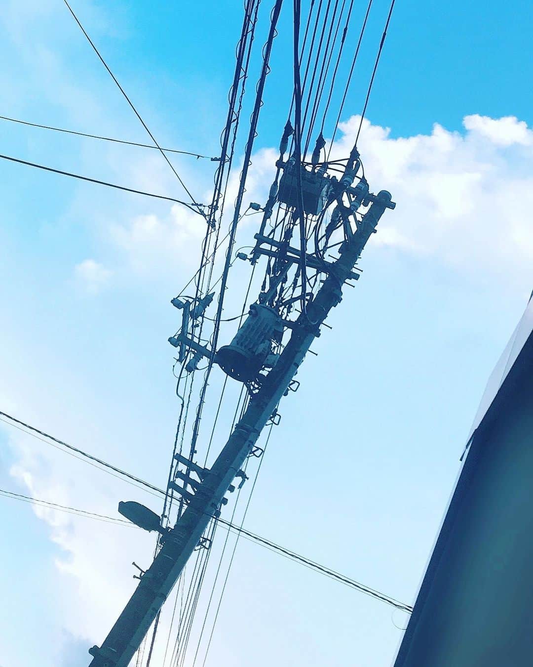 田上真里奈さんのインスタグラム写真 - (田上真里奈Instagram)「本日もいい電線である。」8月17日 21時54分 - tanoue_official