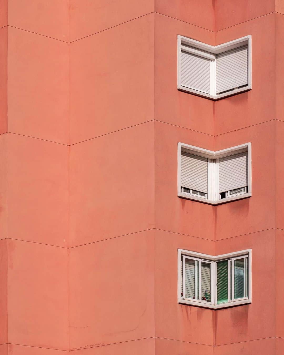 Nicanor Garcíaのインスタグラム：「City kites : Cometas de ciudad #nicanorgarcia @travelarchitectures」