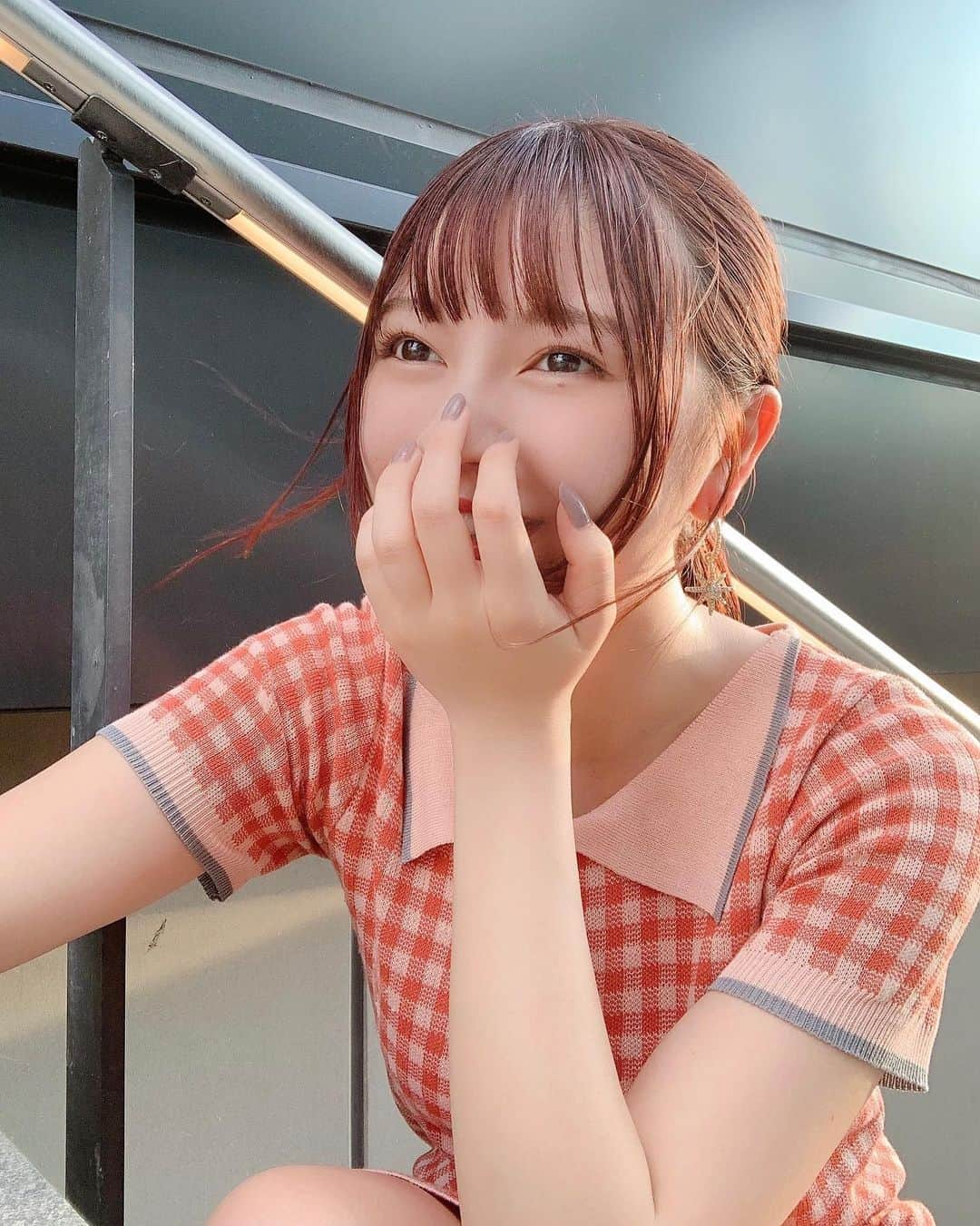 廣川奈々聖さんのインスタグラム写真 - (廣川奈々聖Instagram)「天気良かった日ꪔ̤̮🌼﻿ ﻿ 髪は適当に結んだだけ〜 ﻿ ﻿ なんか楽しそう（笑）﻿ ﻿ ﻿ ﻿ ﻿ #夏コーデ#ニットワンピ#私服#ootd#ハンドメイドピアス#soramamade#サマーニット#レトロガーリー#ニットワンピ」8月17日 22時17分 - nanaseven7_u_u