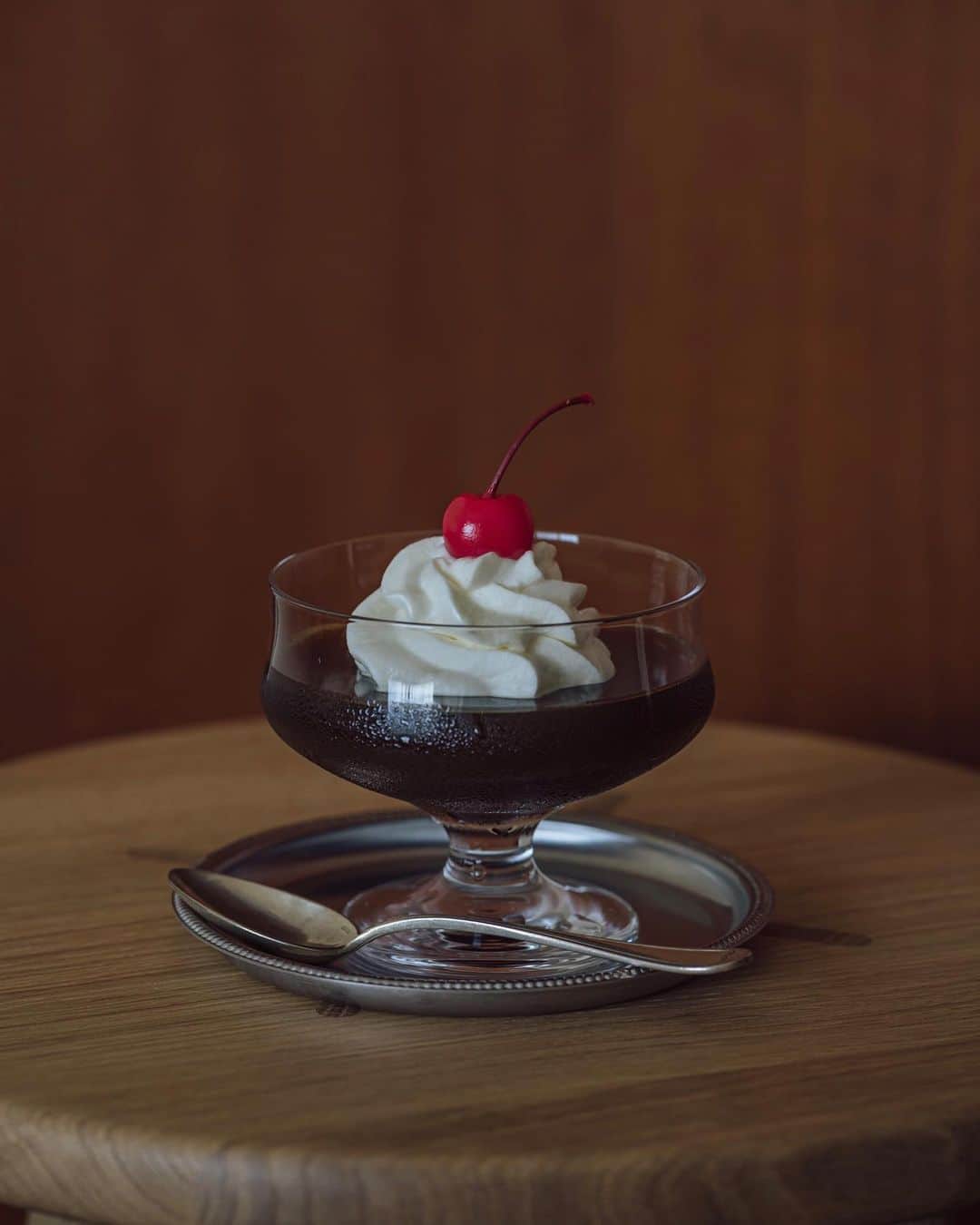 Nanaのインスタグラム：「retro-looking coffee jelly」