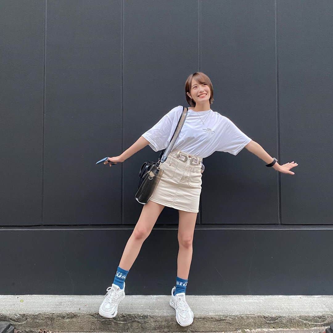 のインスタグラム：「私服で久しぶりにスカート履きました🕺﻿ ﻿ ﻿ 足がそわそわしました〜😂﻿ ﻿ ﻿ #SLY #WWG #pivotdoor #STUSSY﻿ ﻿」