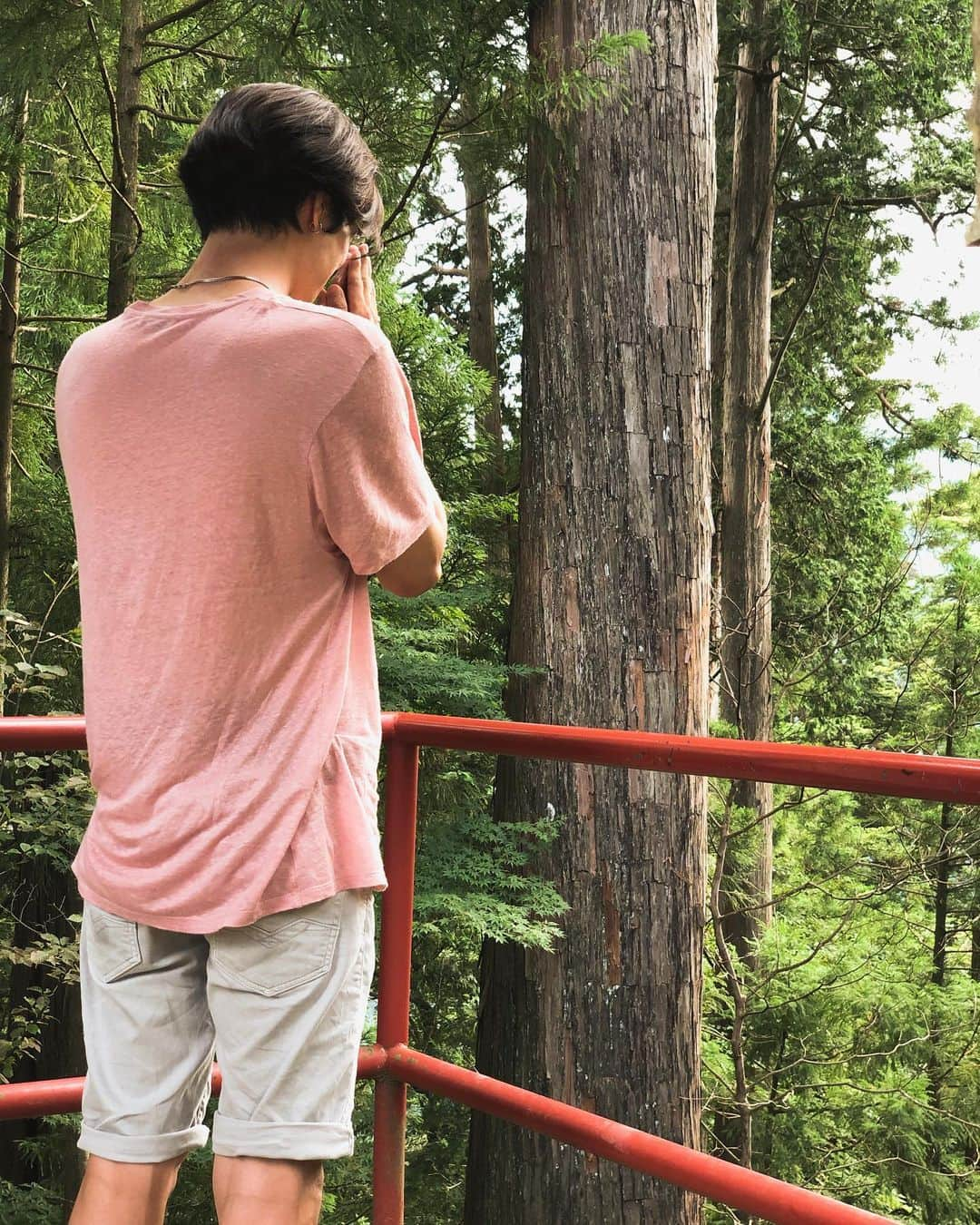 髙石リエムさんのインスタグラム写真 - (髙石リエムInstagram)「🌲🌿🐉🌱🍀 我等に健康と幸福を。 A wish for humanity, family, friends and myself🐺.」8月17日 23時08分 - liamt_p