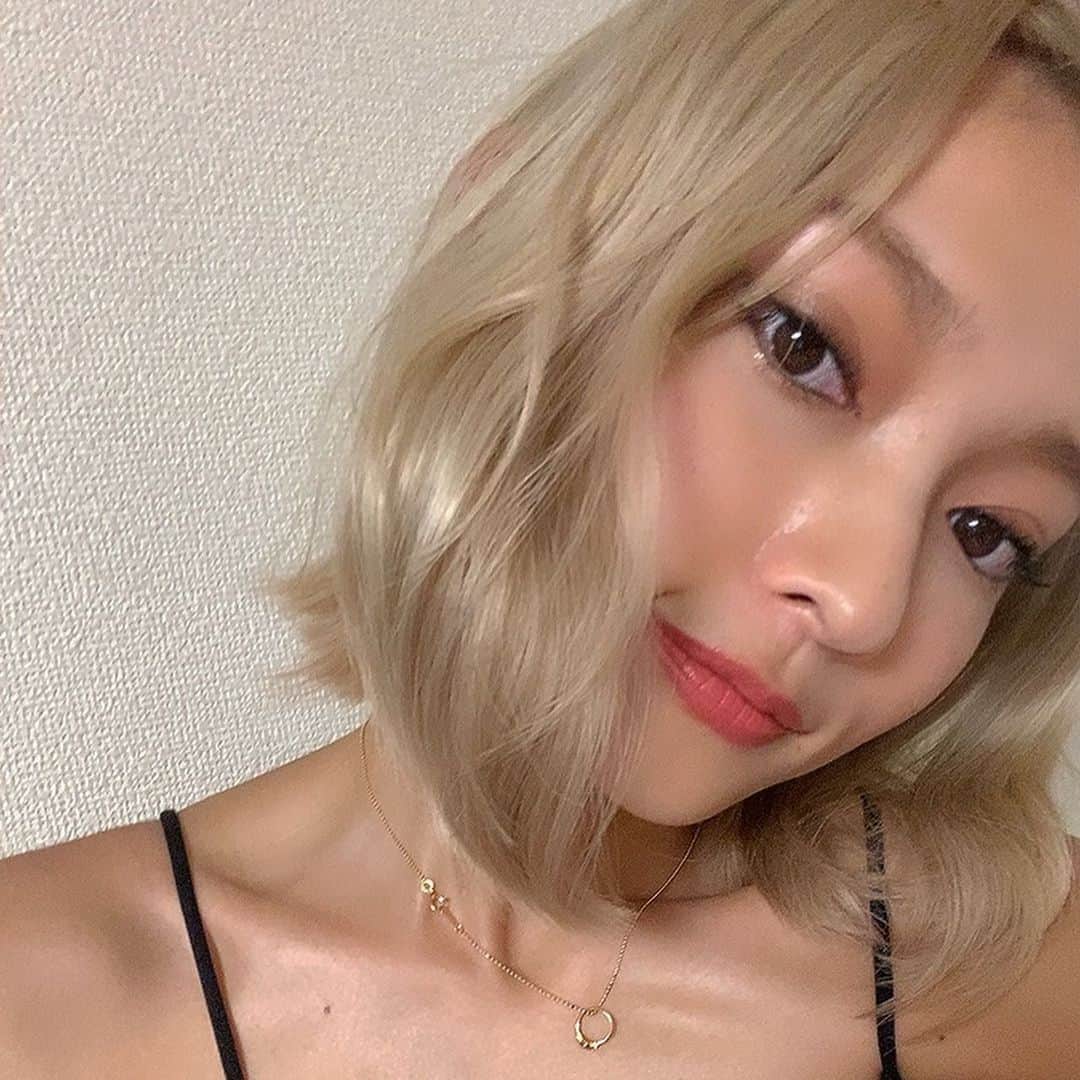 滝口成美さんのインスタグラム写真 - (滝口成美Instagram)「#ブロンド　にしたよ @1009higu さんいつもありがとうございます！ 色落ちしてきて理想の色に♡」8月17日 23時23分 - naruxx93