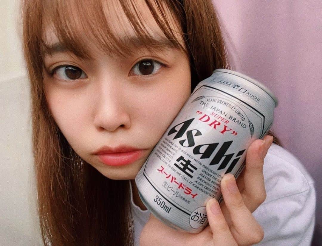 ハルカ・スティングレイのインスタグラム：「. 最高 ベランダで飲もうとしたら大きいハチ出現して逃げた .」
