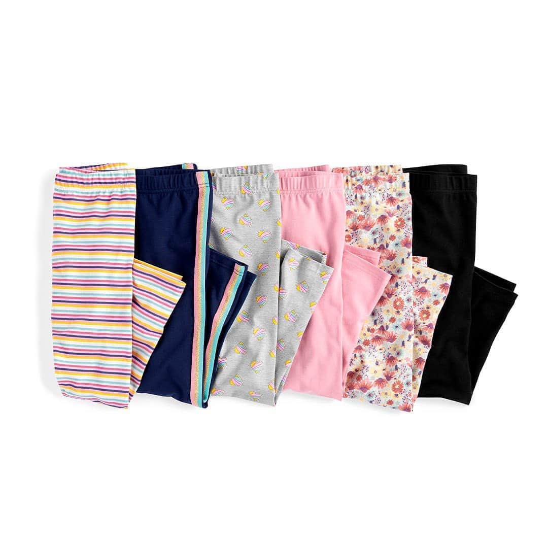 のインスタグラム：「From Monday to Friday (with one pair to spare!) #oshkoshkids #leggingsfordays」