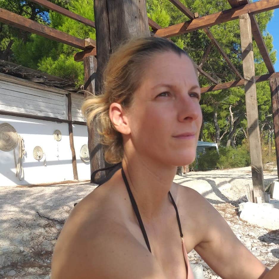 ミア・イエルコフさんのインスタグラム写真 - (ミア・イエルコフInstagram)「Borovi i more...🌳🌳🏖️🏖️, Seaside paradise #campingsolarisbeachresort #lifeatseaside」8月18日 0時28分 - miajerkov