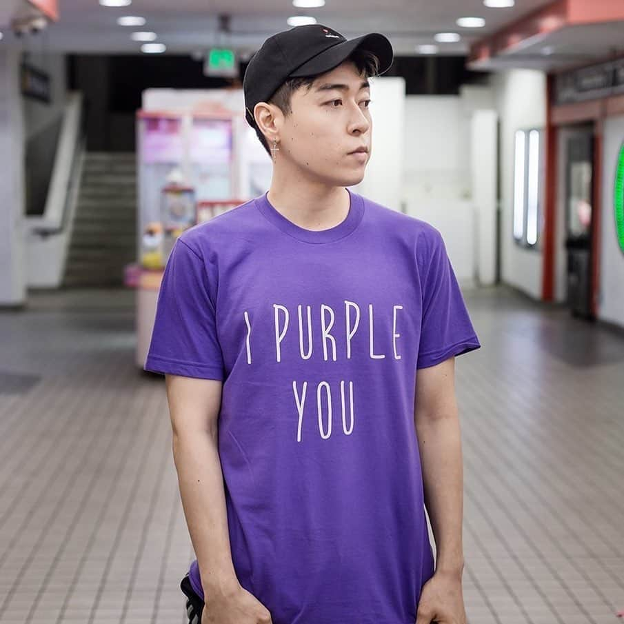 allkpopTHESHOPさんのインスタグラム写真 - (allkpopTHESHOPInstagram)「💜🤟 I Purple U」8月18日 0時39分 - allkpoptheshop