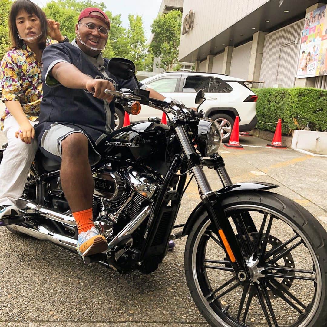 アントニーのインスタグラム：「#harleydavidson  #harleydavidson&yuriyanretriever #anthony&yuriyanretriever #zekkouchouw #wearetheworld #thisisamerica」
