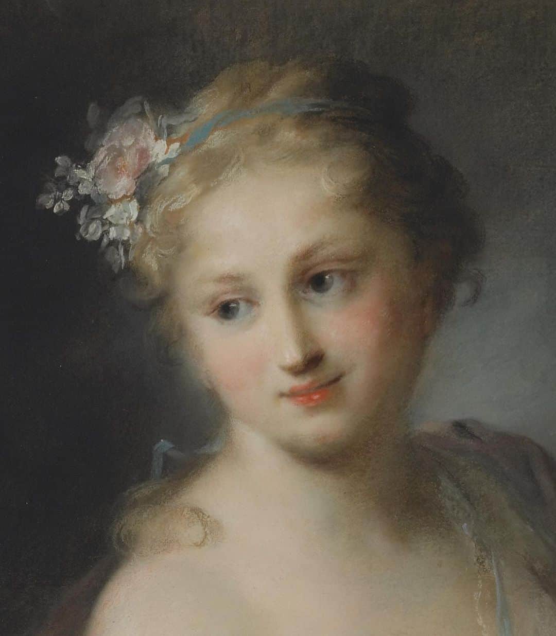 ルーブル美術館さんのインスタグラム写真 - (ルーブル美術館Instagram)「.  🇫🇷 Nous vous souhaitons une #BonneSemaine avec ce pastel de Rosalba Carriera ! ☺️ - 👩‍🎨 Artiste illustre de son temps, Rosalba Carriera débute à la fin du XVIIe siècle grâce à la mode du tabac : elle décore des tabatières de sujets galants puis développe une activité de miniaturiste, admirée dès 1698.  - 👀 Sa véritable notoriété naît cependant des portraits au pastel auxquels elle se consacre exclusivement à partir de 1708 et dont elle lance la mode en France à la suite de son séjour à Paris (avril 1720 - avril 1721). Ses dons séduisent l'Europe entière, de Venise - où vivent la majorité de ses mécènes - à Paris, de Dresde à Londres. -  📩 Reçue à l'Académie royale de Peinture le 26 octobre 1720, Rosalba envoie de Venise ce morceau de réception qu'elle vient d'achever. Ce pastel, soumis le 31 janvier 1722 à l'Académie, est officiellement accepté lors de la séance du 28 février 1722. - - - -  🌎 We wish you a #GoodWeek with this pastel by Rosalba Carriera ! 😊 - 👩‍🎨 A distinguished artist of her time, Rosalba Carriera began her career in the late 17th century thanks to the vogue for tobacco. The artist decorated snuffboxes with amorous subjects and from 1698 became a much admired miniaturist. - 👀 However, her true reputation derived from the pastel portraits to which she devoted herself exclusively from 1708 on, a fashion she launched in France following her stay in Paris (April 1720-March 1721). Her gift was recognized all over Europe, from Venice, where most of her patrons lived, to Paris, Dresden, and London. - 📩 Following her admission to the French Royal Academy on October 26, 1720, Rosalba sent this reception piece from Venice. Submitted on January 31, 1722, this pastel was officially accepted at the academy council sitting of February 28, 1722. - 📷 © Musée du Louvre, dist. RMN - Grand Palais / Martine Beck-Coppola . . . #Louvre #MuséeDuLouvre」8月18日 0時51分 - museelouvre
