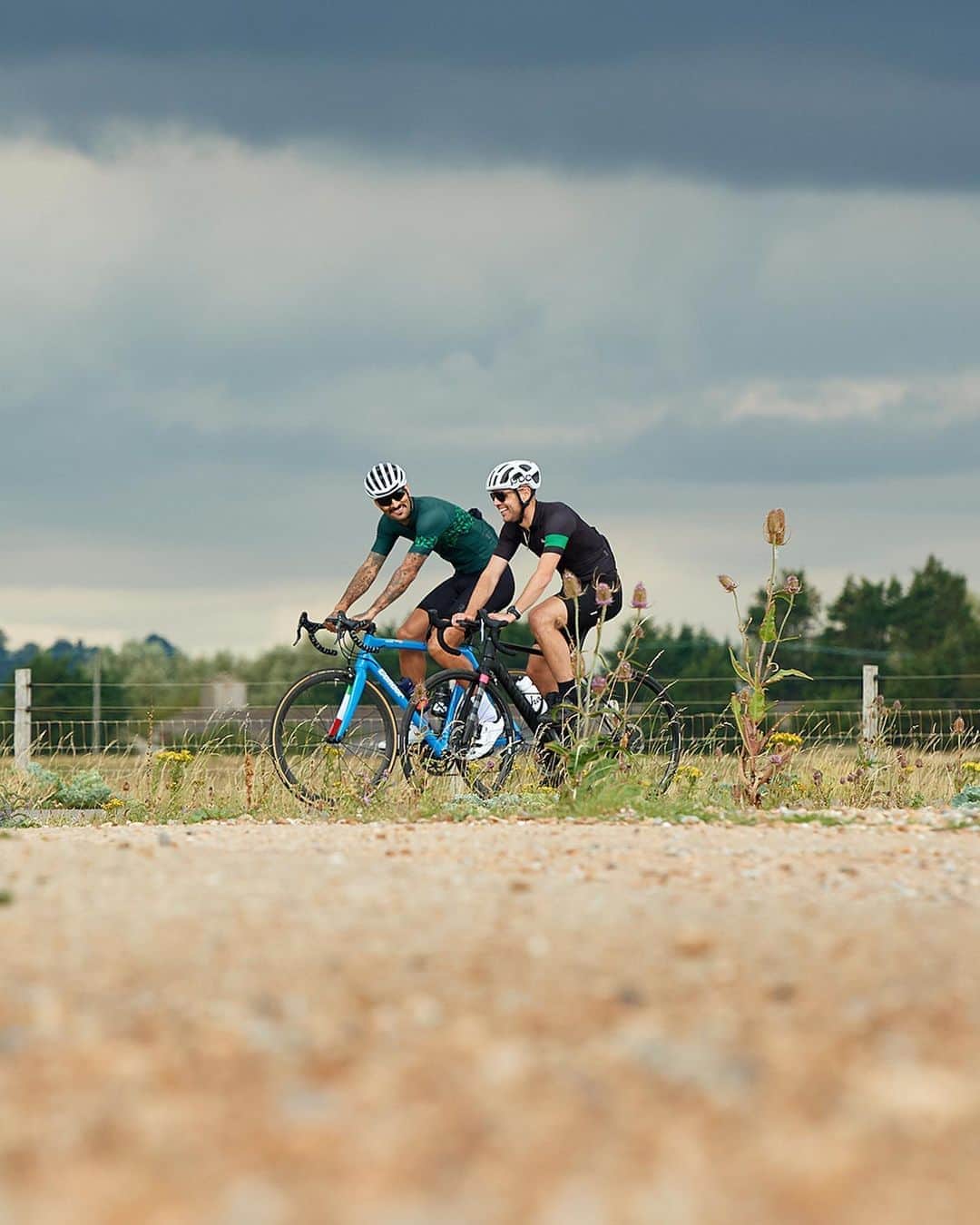 MR PORTERのインスタグラム：「Given the increasingly atomised lives we lead, and the tendency that men often have to take on the world alone, the community spirit that runs through cycling can be a unifier; the sport itself can be something to share with friends. In that spirit, MR PORTER has joined forces with @Rapha, as well as men’s health charity @Movember, to produce a capsule collection of cycling jerseys. Tapping into Rapha’s archive, the three designs have been produced in the signature green colourway of MR PORTER’s Health In Mind initiative. All net profits from the collection will be channelled back into the Health In Mind Fund, which supports men’s mental and physical health causes around the world. Head to the link in bio to discover more about this meaningful collab. #MRPORTERHealthInMind」