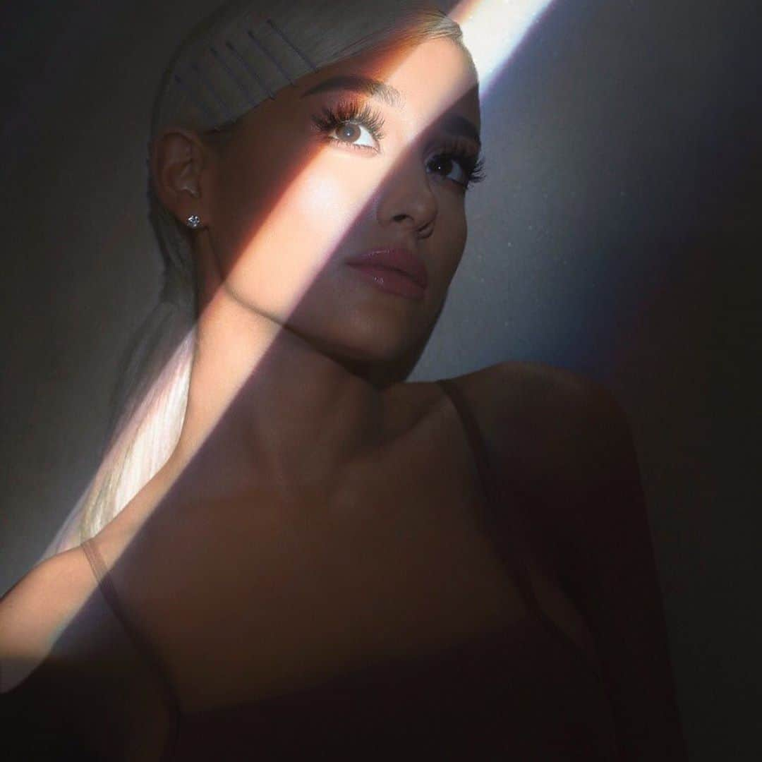 アリアナ・グランデさんのインスタグラム写真 - (アリアナ・グランデInstagram)「happy second birthday to my favorite baby sweetener 🤍」8月18日 1時03分 - arianagrande