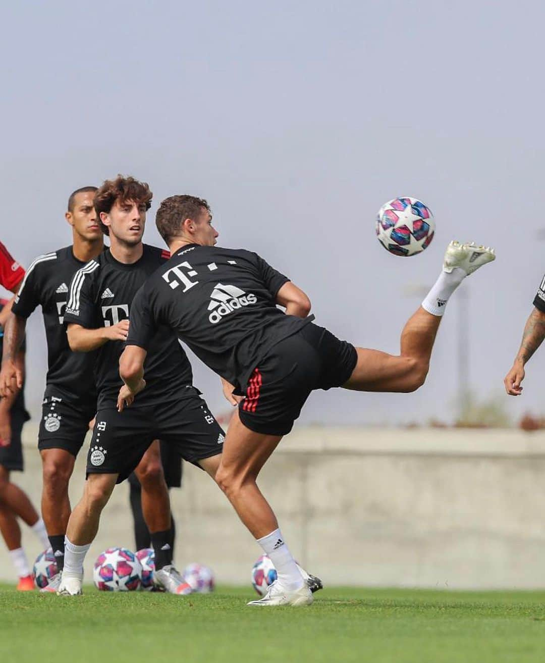 ベンジャマン・パヴァールさんのインスタグラム写真 - (ベンジャマン・パヴァールInstagram)「Back, Focus and Ready ⚽👊🏻」8月18日 1時04分 - benpavard21