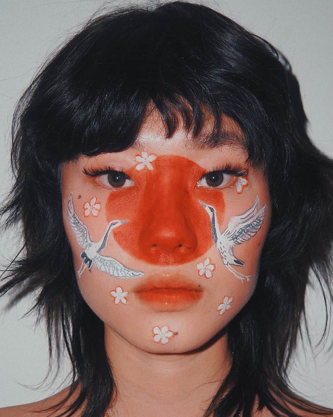Instagramさんのインスタグラム写真 - (InstagramInstagram)「“I think painting is possible on almost every surface,” says Kicki Yang Zhang (@kickiyangz). “The beauty with doing it on your face is that you can go out and show it to other people.”⁣ ⁣ The German-born, Berlin-based artist, beauty influencer and model started experimenting with makeup as a third-culture (emo) kid — Kicki’s parents are from China. Her hand-painted looks developed into an expressive art form that includes nature themes, delicate line work and bold abstract designs.⁣ ⁣ “I can show who I am with my art. That’s why I love to incorporate Chinese culture,” says Kicki, whose makeup art blends western elements with her Asian heritage, including contemporary anime elements and classic motifs found in traditional guóhuà paintings her family has hanging at home.⁣ ⁣ “Both cranes and the yin and yang koi fish stand for harmony, and that’s something I really wish for in this world,” says Kicki.⁣ ⁣ #ThisWeekOnInstagram⁣ ⁣ Photos by @kickiyangz」8月18日 1時09分 - instagram