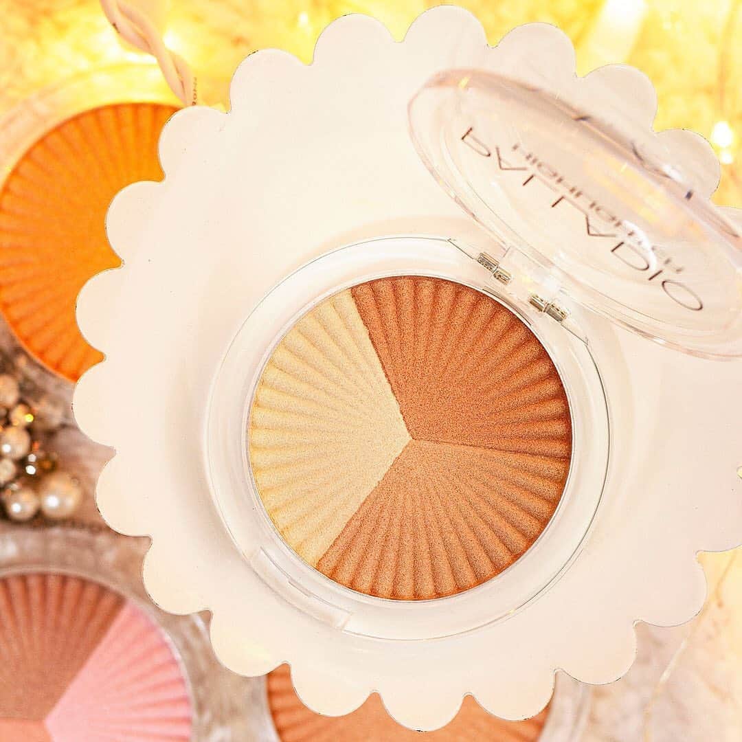 Palladio Beautyさんのインスタグラム写真 - (Palladio BeautyInstagram)「#repost @sifascorner 🤩💕 ・・・ Today on the blog: affordable and drugstore find @palladiobeauty #Vegan Sunkissed Highlighters in shades- Sunlight, Sunset, Eternal Sunshine, and Soulmate. 💫 Intrigued to learn about them? Go to the link in bio (sifascorner.com) ....... and no, I am not going to give the short and sweet review here. You will have to visit my blog to read the deets, and I will really, really appreciate it.  . . #sifascorner   #fmbeauties #InfluenceHerCollective  #discovermua #muaunder10k #undiscoveredmakeupart #glowymakeuplook #undiscoveredmakeupartist #aspiringmua #beautybaycom #underratedmua #highlighteronfleek #highlighters #highlighterswatches #highlightersfordarkskin #brownskinmakeup #mid30 #brownskinbeauties #bloglovin #bloglovinbeauty #newproductalert  #affordablebeauty #PalladioBeauty #SunkissedHighlighter」8月18日 1時11分 - palladiobeauty