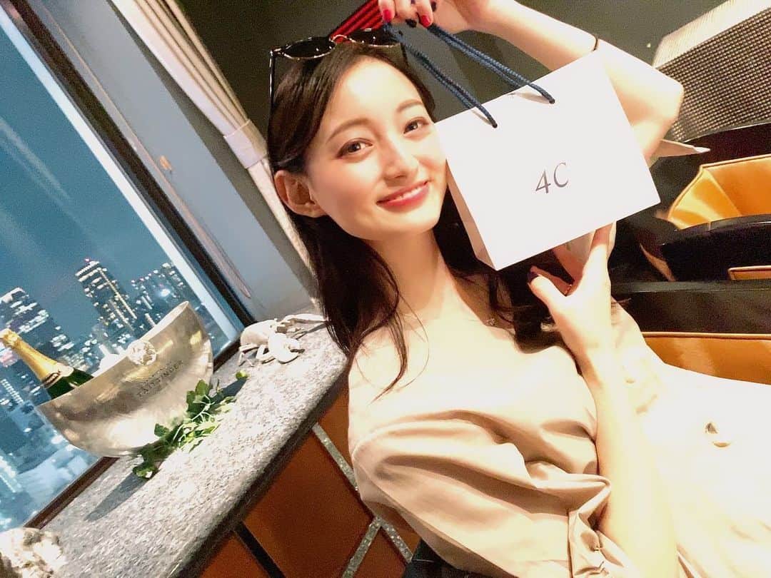 のインスタグラム：「🎊💐🥗🥰🍰」