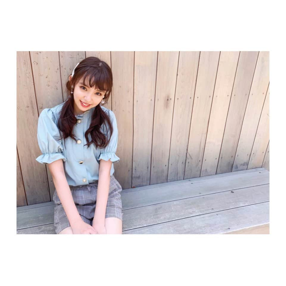 川瀬あやめ（ukka）さんのインスタグラム写真 - (川瀬あやめ（ukka）Instagram)「・﻿ 連日投稿ごめんなさーい！﻿ アイコンを夏仕様にしました🌞﻿ 爽やかでかわいいでしょ︎︎︎✌︎﻿ ﻿ 先日フォロワーが6000人を超えました👏🏻 やった！ありがとうございます😌﻿ 6000人を記念して出来る限りですが、﻿ この投稿のコメントにお返事をしたいと思ってるので﻿ 質問とかあったらここに書いてください🙋🏻‍♀️﻿ たくさん待ってますーっ👊🏻﻿ ﻿ ﻿ #連日投稿#アイコン#夏仕様##トレンド#ファッション#フォロワー#6000人#ありがとう#コメ返#アイドル#川瀬あやめ#ukka」8月3日 16時53分 - ayame_kawase