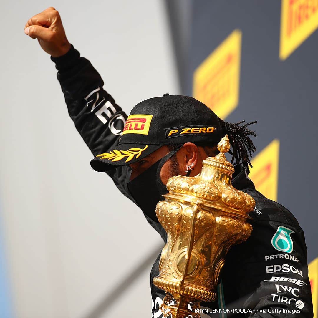 ABC Newsさんのインスタグラム写真 - (ABC NewsInstagram)「Mercedes Formula 1 driver Lewis Hamilton makes a black power gesture on the podium, as he celebrates winning the British Grand Prix at Silverstone in England. Six-time champion Hamilton is the sport's only Black driver. #lewishamilton #formula1 #black #racialjustice #racialequality」8月3日 17時08分 - abcnews