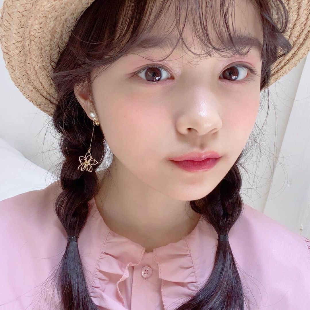 林芽亜里さんのインスタグラム写真 - (林芽亜里Instagram)「🎀﻿ ﻿ ピンクめあり💖﻿ ﻿ 夏休みの宿題がとっても多い( ˃ ˂ )﻿ 頑張らなければ、、🥱﻿ ﻿ #ニコラ #林芽亜里」8月3日 17時03分 - meari__hayashi