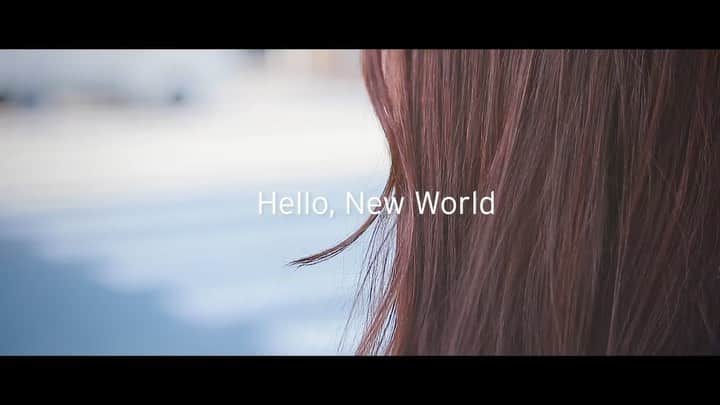 小池ジョアンナのインスタグラム：「新曲「Hello, New World」のMV♪ _ 作詞作曲とMVの企画担当しました！フルも近日公開するよ〜😊✨✨そしてこちら #Dセレクション #ミセスマートtv neoエンディングテーマとなっております💁‍♀️♪CDはBASEのショップで販売中です！リンクはプロフィールトップのURLから飛べます🌺 #小池ジョアンナ #ssw #musicvideo #hellonewworld」