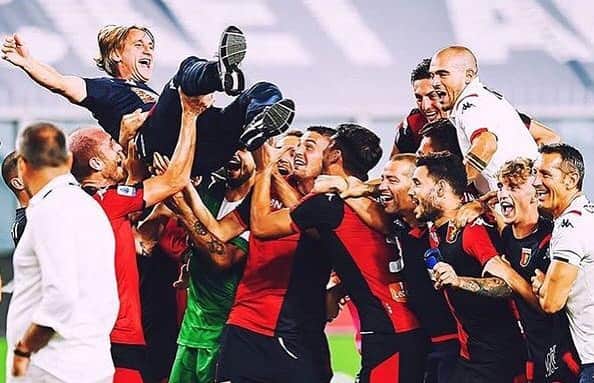 ステファノ・ストゥラーロのインスタグラム：「Un’altra stagione complicata, un’altra salvezza raggiunta all’ultimo respiro. 28 punti con @davidenicolaoff sono la base da cui ripartire! Nei momenti più difficili siamo riusciti a tirare fuori il meglio di noi, ma quello che serve è continuità, lavoro, passione e amore per questi colori: SEMPRE! Ora stacchiamo la spina e torniamo più carichi che mai. Sempre #ForzaGenoa 💪🏼❤️💙 @genoacfcofficial」