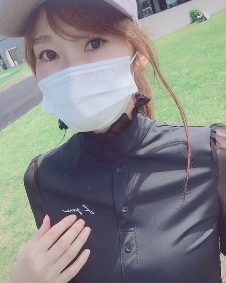のインスタグラム：「【kanaと一緒にゴルフしたい女の子♡】  初めて30℃ゴルフ☀️⛳️をしたけど  今回の @j.jane_japan のゴルフウェアは 首元まで長く隠せるので 日焼けせずにすむし、 腕がシースルーになっていて、 涼しくて快適でした🥰✨✨  私がいつも着用している @j.jane_japan のゴルフウェアを着用して kanaと一緒にゴルフ出来る会を 女子のみでしたいなーとおもっているんだけど、 これを機会に@j.janeのゴルフウェアをし着して、kanaと一緒にゴルフしたいな❤っていう女の子がいたら コメントかメッセージちょうだいね♡♡ (ウェア持ってなくても大丈夫♡♡) 初心者でも大歓迎だよ🥰💕 気軽にコメントかメッセージしてみてね💕  #kana会 #kanaとゴルフ #可愛いゴルフウェアでラウンド♡♡ #女子コンペ♡ #ゴルフ女子  #j.jane」