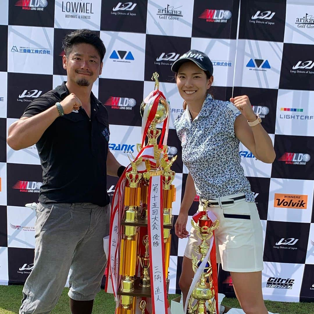 高島早百合さんのインスタグラム写真 - (高島早百合Instagram)「． 2年ぶりに出場した World long drive championship Japan final  in 鹿児島　三豊ゴルフクラブ ． 優勝することができました✨ ． 2年前とは違い、予選は6球を5セットの獲得ポイント制 決勝はトーナメント形式で 一戦一戦、力を出し尽くしながら勝ち上がっていかなければならない、なかなか過酷な試合でした😅 ． 普通のラウンドでは味わえない 独特な緊張感と高揚感で 吐きそうになりながら なんとか勝つことができました😂 ． なんかもっとたくさんの人に ドラコンを知ってもらって 盛り上がったらいいなって思うくらい楽しかったです！ ． 世界大会、あるか分からないけど 上位に入れるように頑張りたいと思います😃 ． でも今日からはプロゴルファーに戻ります！ もしかしたら9月試合出れるかもなので！ 頑張ることがたくさんあって、充実してて楽しい🤩 ． 応援してくださった皆様 ありがとうございました😊 ． 2枚目→三豊ゴルフクラブの社長と今回計測員として暑い中計測してくださった皆さんと 3枚目→男子オープンの部で優勝した三隅選手と✨ 4枚目→男子オープンの部で惜しくも準優勝の豊田選手😣 5枚目→応援に来てくれた女子プロの近藤飛佳里プロとご家族💓 ． #ドラコン #ドラコン女子 #ゴルフ　#ゴルフ女子 #日本一 #volvik #FIDRA #LDJ #krankgolf #渡辺製作所 #triphas」8月3日 17時46分 - sayuri_takashima