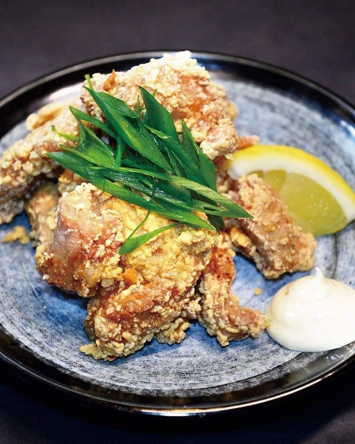 のインスタグラム：「Do you like Karaage(Japanese fried chicken)? It’s exceptionally flavorful, juicy, ultra crispy, and very tasty! Try it!  #foodphotography #instafood #eeeeeats #eatvancouver #yvrfoodie #604now #604eats #vancouverfoodie #vancityeats #vancouvereats #dishedvan #robsonstreet #ramennoodles #foodcouver #eatcouver #foodphotography #f52grams #japanesenoodles #noodlelover #narcityvancouver #curiocityvan #crunchvancouver #vanfoodie #eatwithme #vanfoodie #narcityvancouver　#vancouvergiveaway #giveaway #yvreats #yvrfoodie」