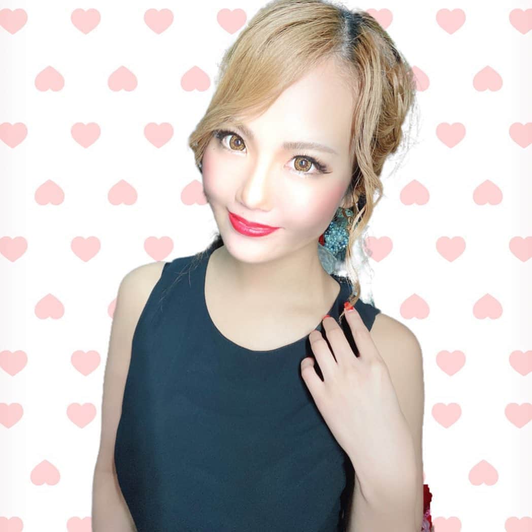 KARENのインスタグラム：「、 やっと梅雨明けー‪⸜(*ˊᵕˋ* )⸝‬ なんか長かったよね？ 雨苦手だから嬉しい(⸝⸝⸝´꒳`⸝⸝⸝) 、 、 #バーレスク東京 #バーレスク #バーレスク東京かれん #六本木 #ショーパブ #ショー #ダンス #burlesque #ショーガール #エンターテインメント  #burlesquetokyo #dance #roppongi #xoxo #girl #me #l4l #show #showgirl #dance #dancer #japan #japanesedancer #instagood #おうち時間　#stayhome #ダンス好きな人と繋がりたい」