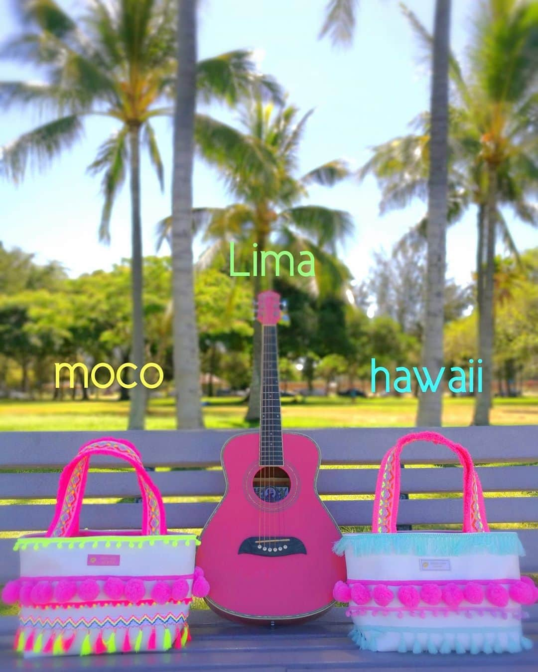 Moco Lima Hawaiiさんのインスタグラム写真 - (Moco Lima HawaiiInstagram)「Enjoy Sunday♡  Pom Pom Tote, Made by Moco  #waikiki#sunday#afternoon#guitarpractice#guitar#piano#musiclife#lovemusic#sing#song#myfavorite#love#charlieputh#respect#perfectpitch#palmtrees#ocean#coffeetime#coffeebreak#walkaround#mocolima#hawaii#ギター女子#ピアノ女子#音楽好きな人と繋がりたい#モコリマハワイ#ハワイ#日曜日#ワイキキ散歩#今日のハワイ」8月3日 10時07分 - mocolimahawaii