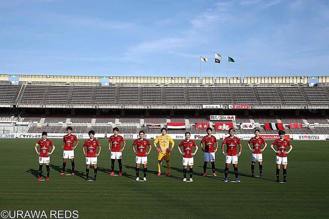 南萌華さんのインスタグラム写真 - (南萌華Instagram)「ホーム開幕戦⚽️ たくさんの応援本当にありがとうございました😊 たくさんの拍手が、苦しい時間帯私たちの背中を押してくれました💪 改めて皆さんの前でプレーできる喜びを感じることができました！！ リモートで応援してくださった皆さんも本当にありがとうございます！！ 次に向けて良い準備していきます✌️ #浦和レッズレディース」8月3日 10時12分 - moeka_1207