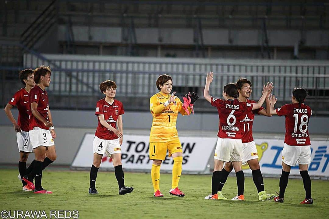 南萌華さんのインスタグラム写真 - (南萌華Instagram)「ホーム開幕戦⚽️ たくさんの応援本当にありがとうございました😊 たくさんの拍手が、苦しい時間帯私たちの背中を押してくれました💪 改めて皆さんの前でプレーできる喜びを感じることができました！！ リモートで応援してくださった皆さんも本当にありがとうございます！！ 次に向けて良い準備していきます✌️ #浦和レッズレディース」8月3日 10時12分 - moeka_1207